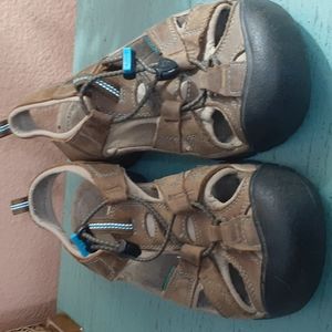 KEEN SANDALS SZ 7.5 WOS